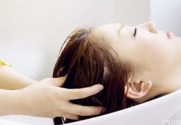 洗衣粉能洗头发吗，用洗衣粉洗头发会怎样