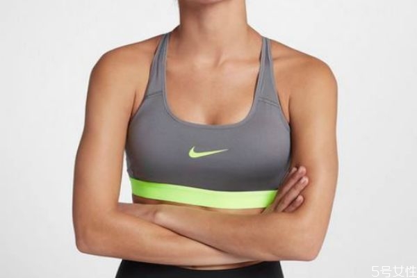 运动内衣高度支撑和中度支撑区别，运动内衣紧好还是松好