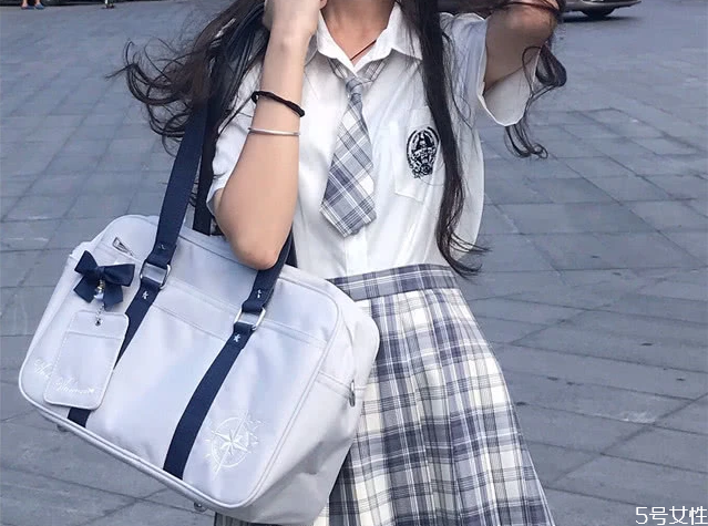 jk搭什么包包好看，jk制服包包推荐