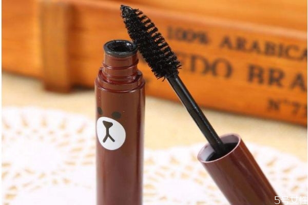 睫毛膏晕妆怎么处理，睫毛膏卸不掉怎么处理