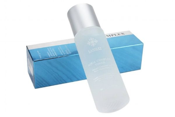 化妆前可以用爽肤水吗，化妆前用爽肤水还是保湿水