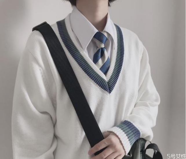 女生说的dk男孩是什么意思，dk制服男生可以穿吗