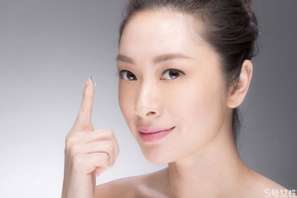 美瞳怎么用镊子取下来，美瞳取下来要怎么处理