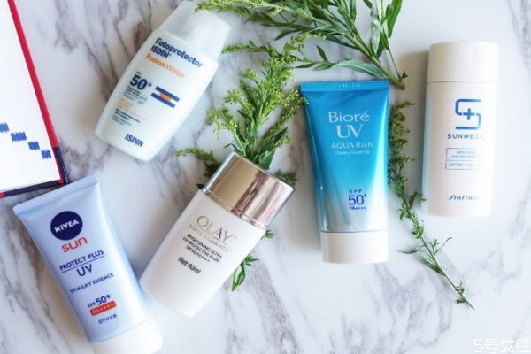 防晒霜涂一次是管一天吗，一天涂几次防晒霜最合适