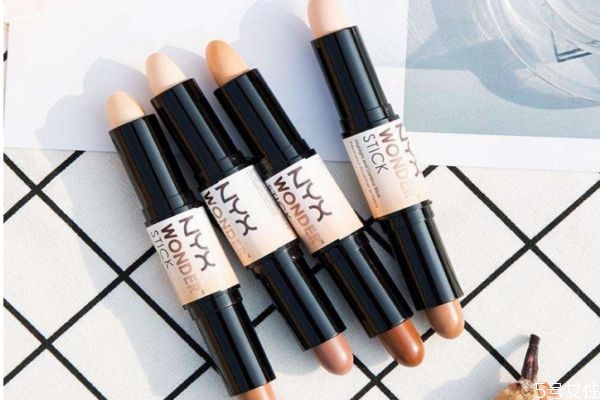 修容棒可以用洗面奶洗吗，修容笔需要卸妆吗