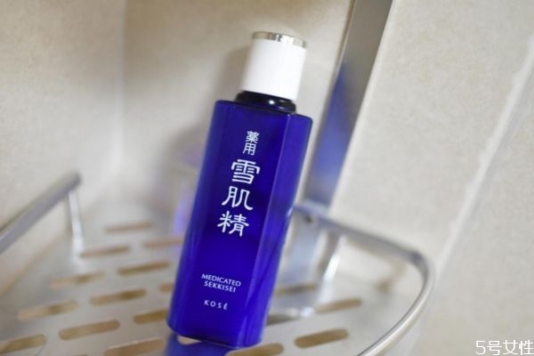 化妆水多久过期，过期化妆水的其它用法