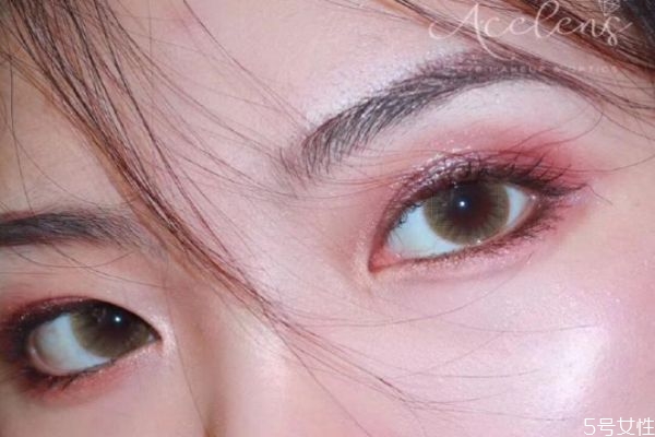 美瞳不戴多久换一次水，美瞳十天没换水怎么办