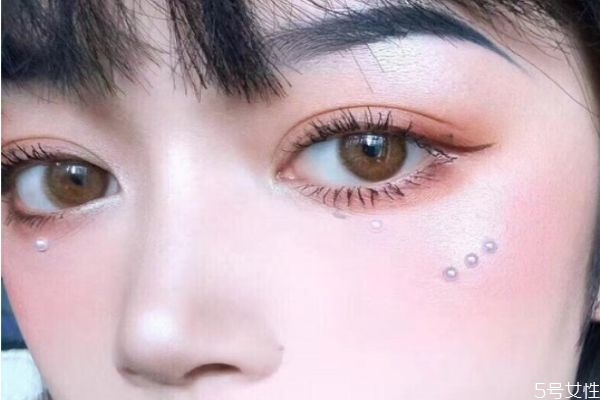 美瞳不戴了要如何保管，长久不戴的美瞳怎么保存