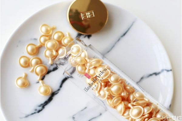 雅顿金胶什么时候用，雅顿金胶晚上用还是白天用效果好