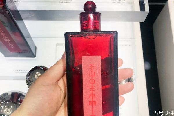 补水和保湿哪个重要，基础补水和深层补水区别