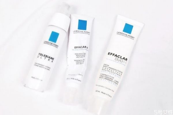 补水霜和爽肤水有什么区别，保湿和补水的区别