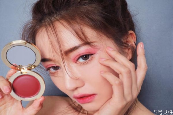 口红当腮红有害处吗，为什么口红不能当腮红