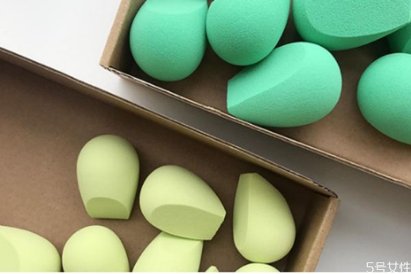 新美妆蛋第一次怎么洗，如何清洗美妆蛋