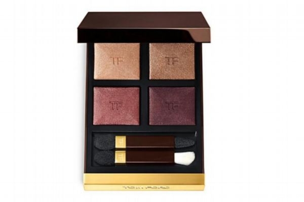 眼影用了三年还可以用吗，眼影怎么使用细节