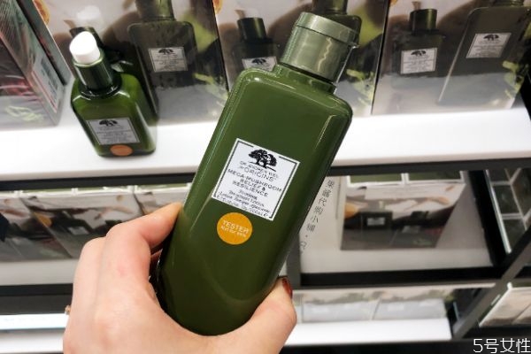 爽肤水有什么用，如何确定爽肤水足够量