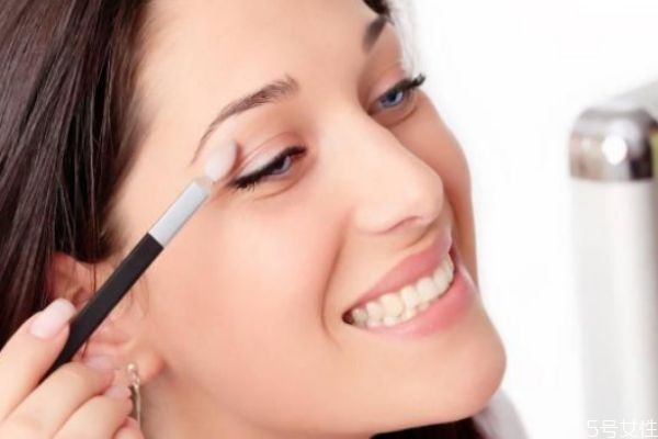 妆前乳能隔离彩妆么，妆前乳可以用什么替代