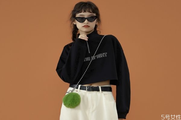 黑色衣服掉浮毛身上都是怎么办，黑色衣服发白怎么恢复