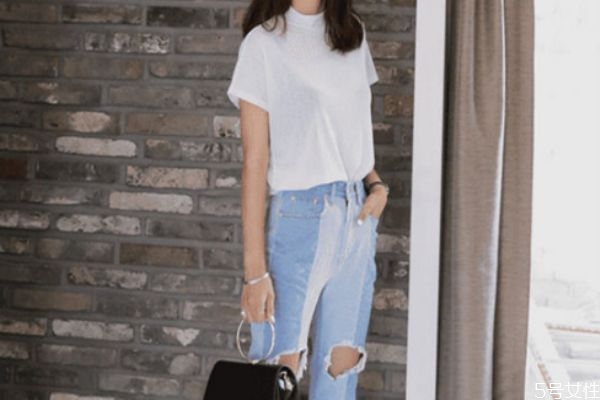 打底衫和t恤的区别，打底衫和汗衫是什么区别