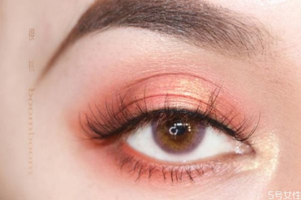 如何选择美瞳的材质，美瞳怎么选适合自己