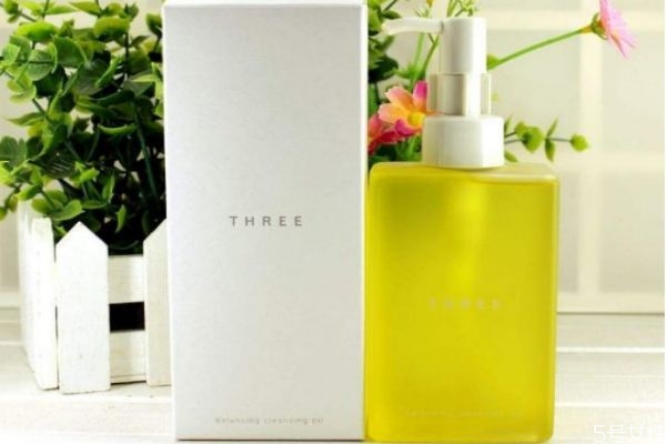 卸妆油卸妆水哪个危害大，卸妆水和卸妆油区别