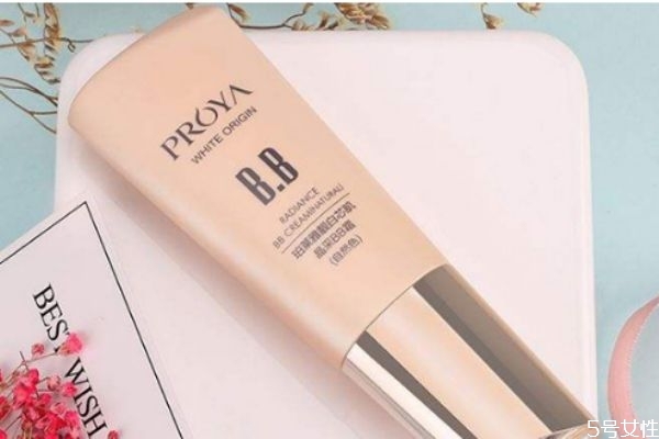 珀莱雅bb霜怎么用，珀莱雅bb霜适合什么肤质
