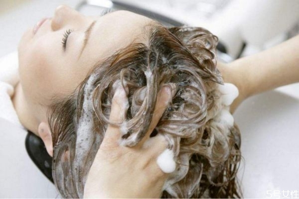 油性头发脱发咋办，油性头发去油小窍门