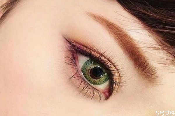 睫毛膏选棕色还是黑色，棕色和黑色睫毛膏差别大么