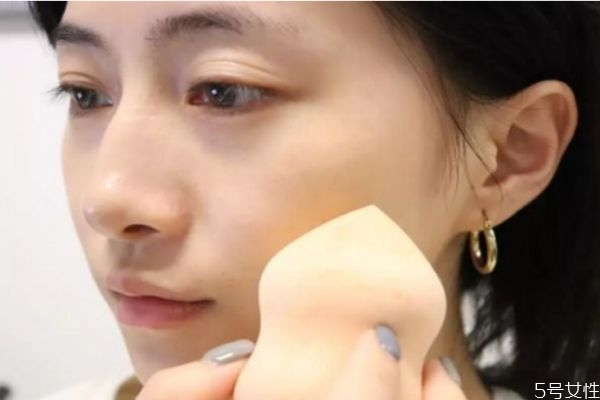 ​为什么要妆前打底，如何做好打底工作