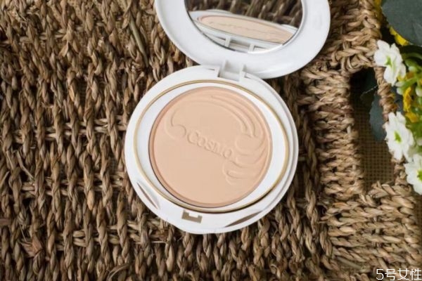 防晒粉饼怎么用，防晒霜和粉饼使用顺序