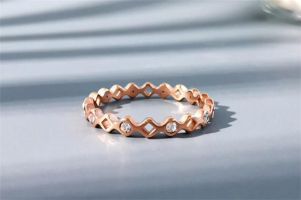 福贝奇戒指怎么样，福贝奇戒指好看吗