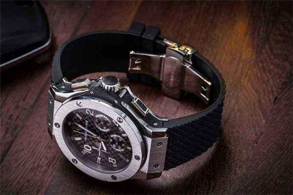 机械表时针不准怎么办，机械表快是什么原因