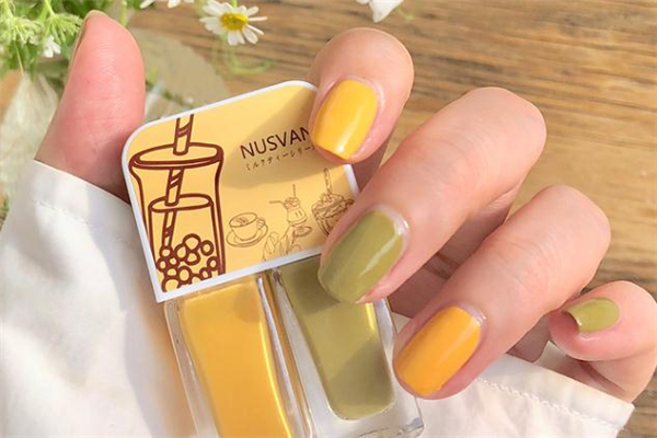 水性指甲油怎么卸，水性指甲油和油性指甲油的区别