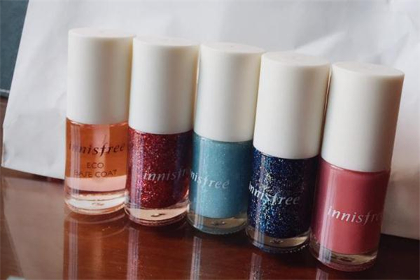 悦诗风吟指甲油怎么卸，悦诗风吟指甲油卸甲水能卸掉吗