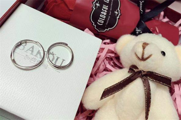 芭蔻戒指怎么样，芭蔻戒指好看吗