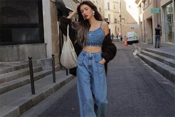 牛仔老爹裤搭配什么上衣，牛仔老爹裤胖人能穿吗