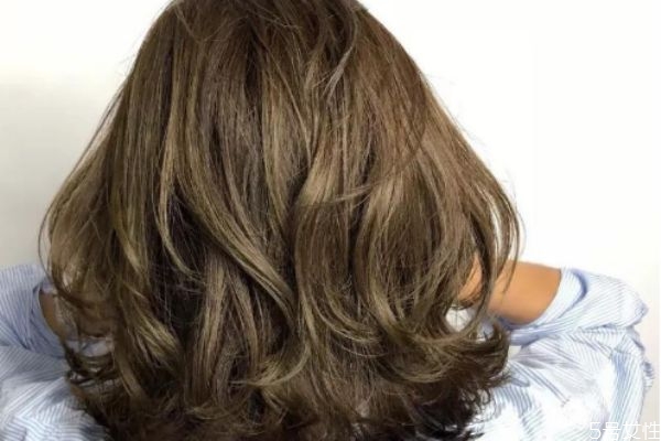 摩根烫没烫蓬松是不是没烫好，摩根烫蓬松吗