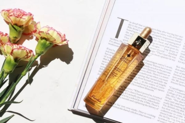 娇兰复原蜜是水还是精华，好用到哭的抗衰老精华