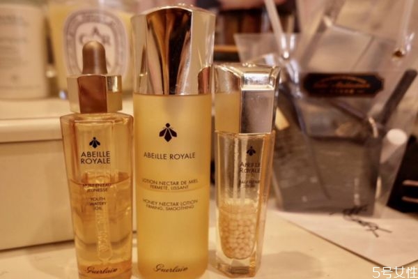 复原蜜能当精华用吗，复原蜜到底是精华还是肌底液