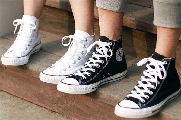 匡威蓝底和绿底的区别，匡威黑标和蓝标区别