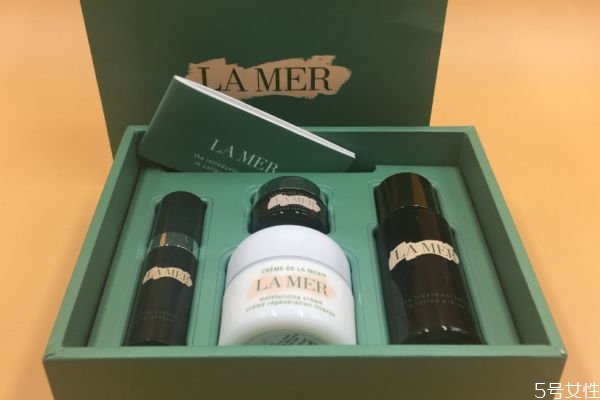 夏天可以只用水不用乳么，夏天只用水和精华不用乳液