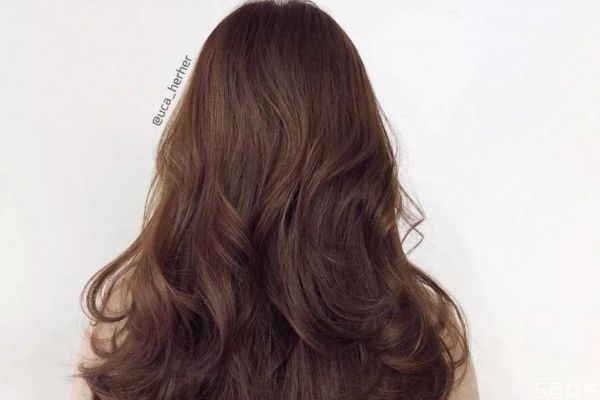 云朵烫适合发量多的吗，云朵烫和大卷烫的区别