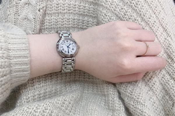 浪琴心月手表怎么验真假，浪琴心月系列过时了吗