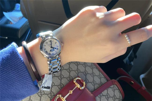 浪琴手表怎么上发条，浪琴机械表不走了是什么原因