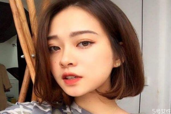 圆脸适合哪种锁骨发，适合圆脸的锁骨发发型