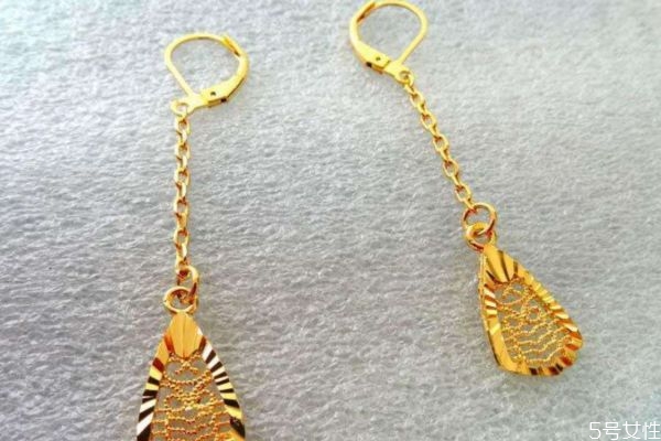 黄铜首饰对身体有害吗，黄铜好还是925银好