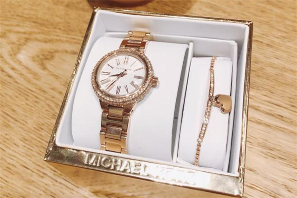 mk手表哪款最好看，mk手表适合学生戴吗