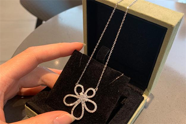 纯银世家项链怎么样，纯银世家项链好看吗