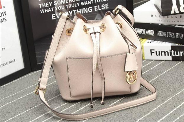 mk水桶包专柜价格，mk水桶包是什么档次