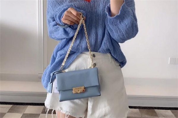 mk包包有盒子吗，mk包包专柜款和奥莱款区别