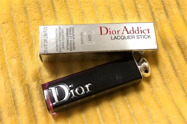 迪奥524适合素颜涂吗，迪奥524口红颜色好看吗